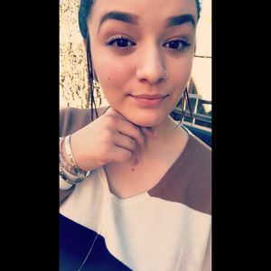 Meet your Posher, Lily